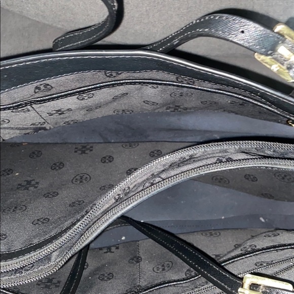SOLD Tory Burch purse - Picture 3 of 7